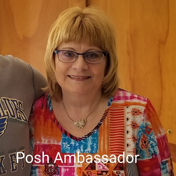 Meet your Posher, Deb - Picture 14 of 16